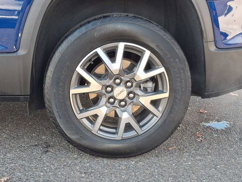 Certified 2023 GMC Acadia SLE w/ Driver Convenience Package image 9