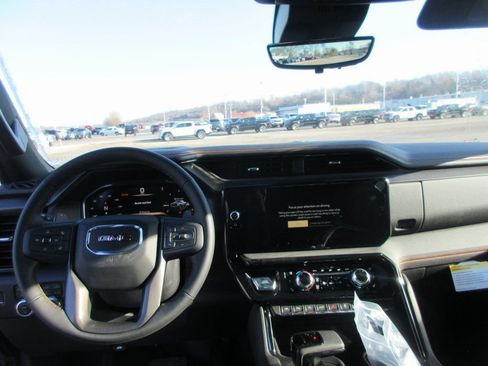 New 2026 GMC Sierra 1500 AT4 w/ AT4 Premium Package AWD/4WD image 17