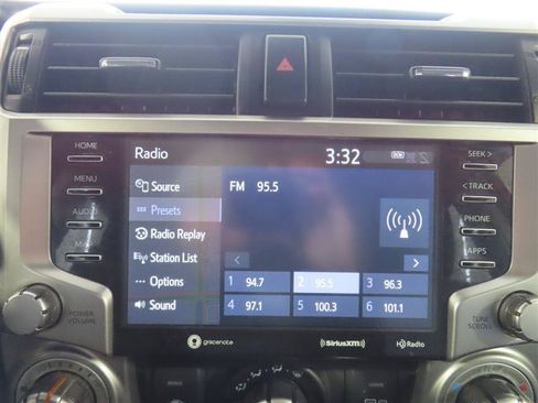 Used 2020 Toyota 4Runner SR5 AWD/4WD image 22