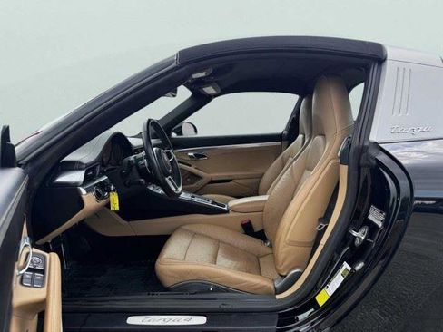 Used 2019 Porsche 911 Targa 4 AWD/4WD image 19