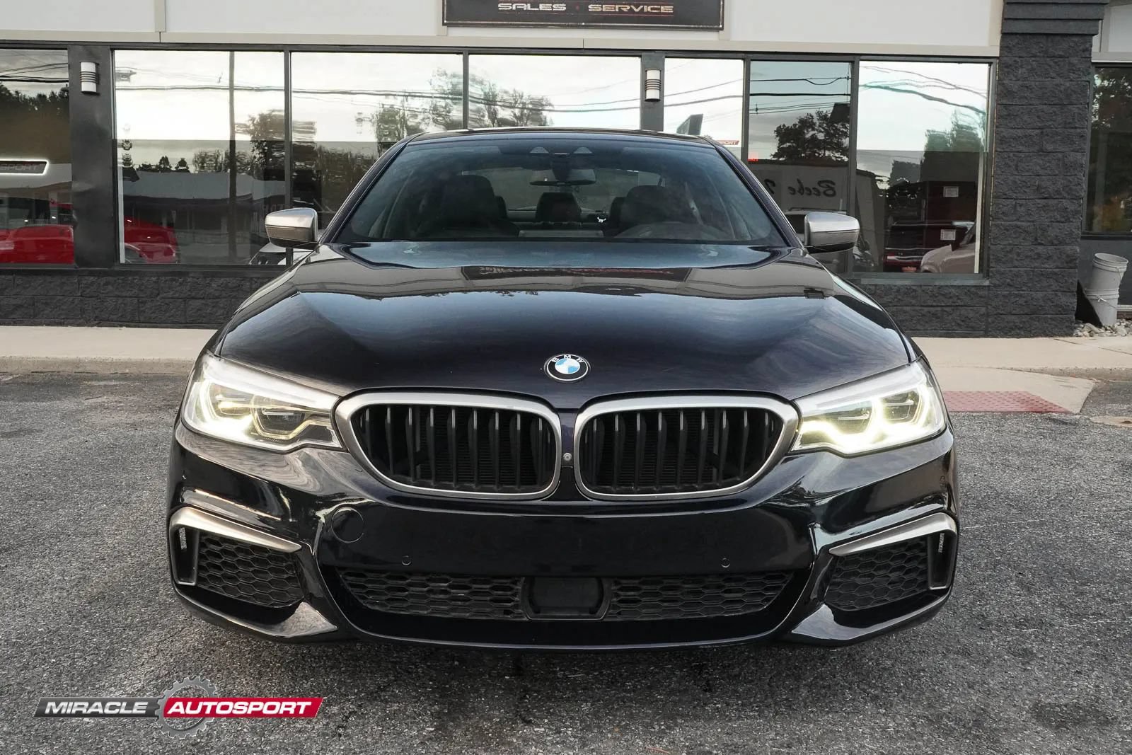 Used 2018 BMW M550i xDrive AWD/4WD image 2