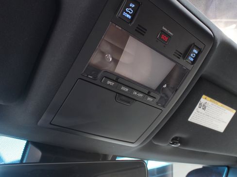 Used 2019 Toyota Land Cruiser w/ Four Season Floor Mat Package image 25