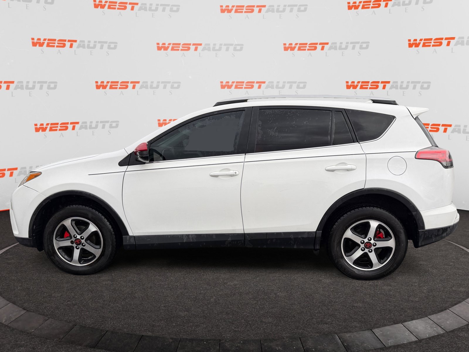 Used 2018 Toyota RAV4 LE w/ All Weather Liner Package AWD/4WD image 2