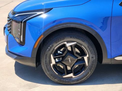 Certified 2026 Kia Sportage EX FWD image 8