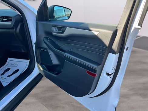 Used 2022 Ford Escape SE FWD image 18