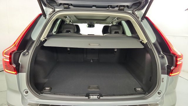 Used 2027 Volvo XC60 B5 Core AWD/4WD image 38