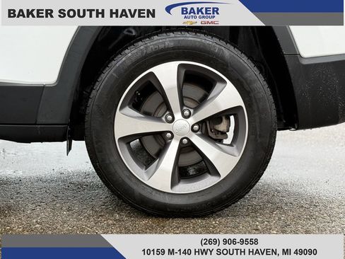 Used 2022 Jeep Cherokee Limited image 4