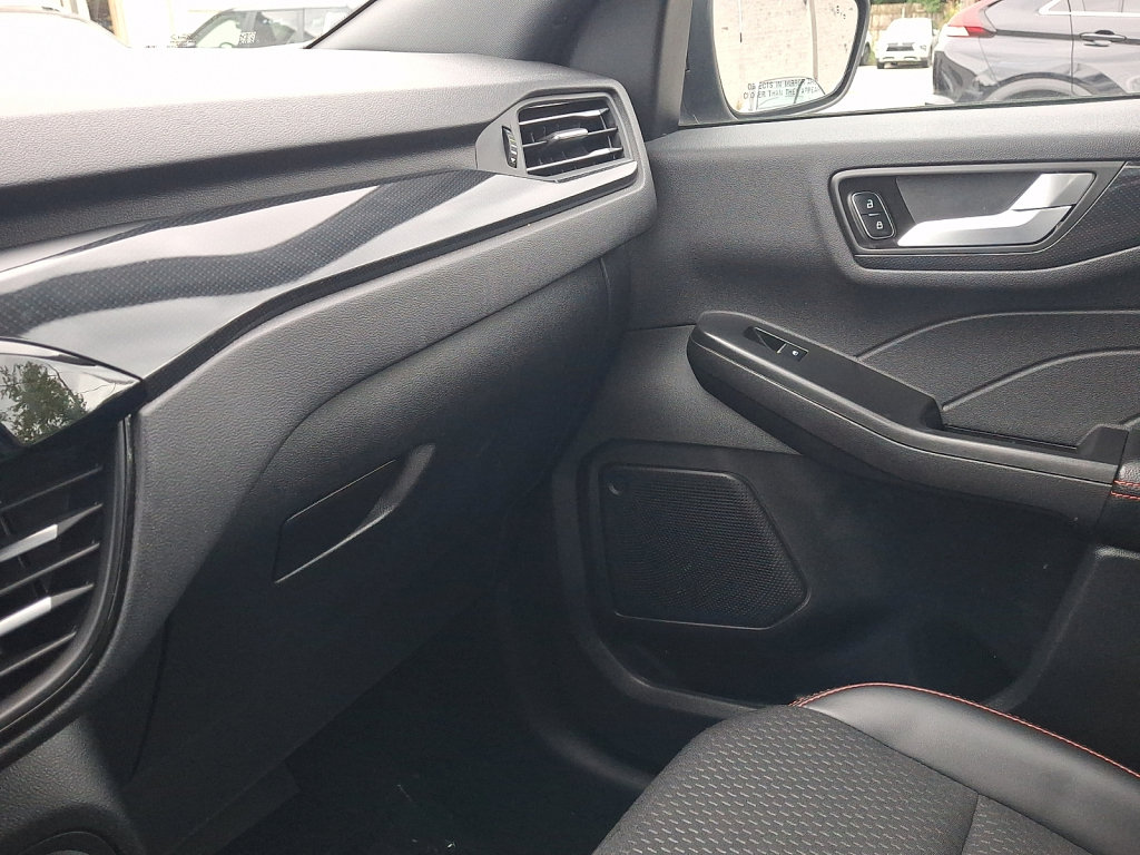 Used 2025 Ford Escape ST-Line FWD image 31
