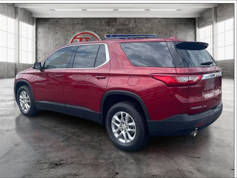 Used 2020 Chevrolet Traverse LT w/ Driver Confidence II Package AWD/4WD image 7
