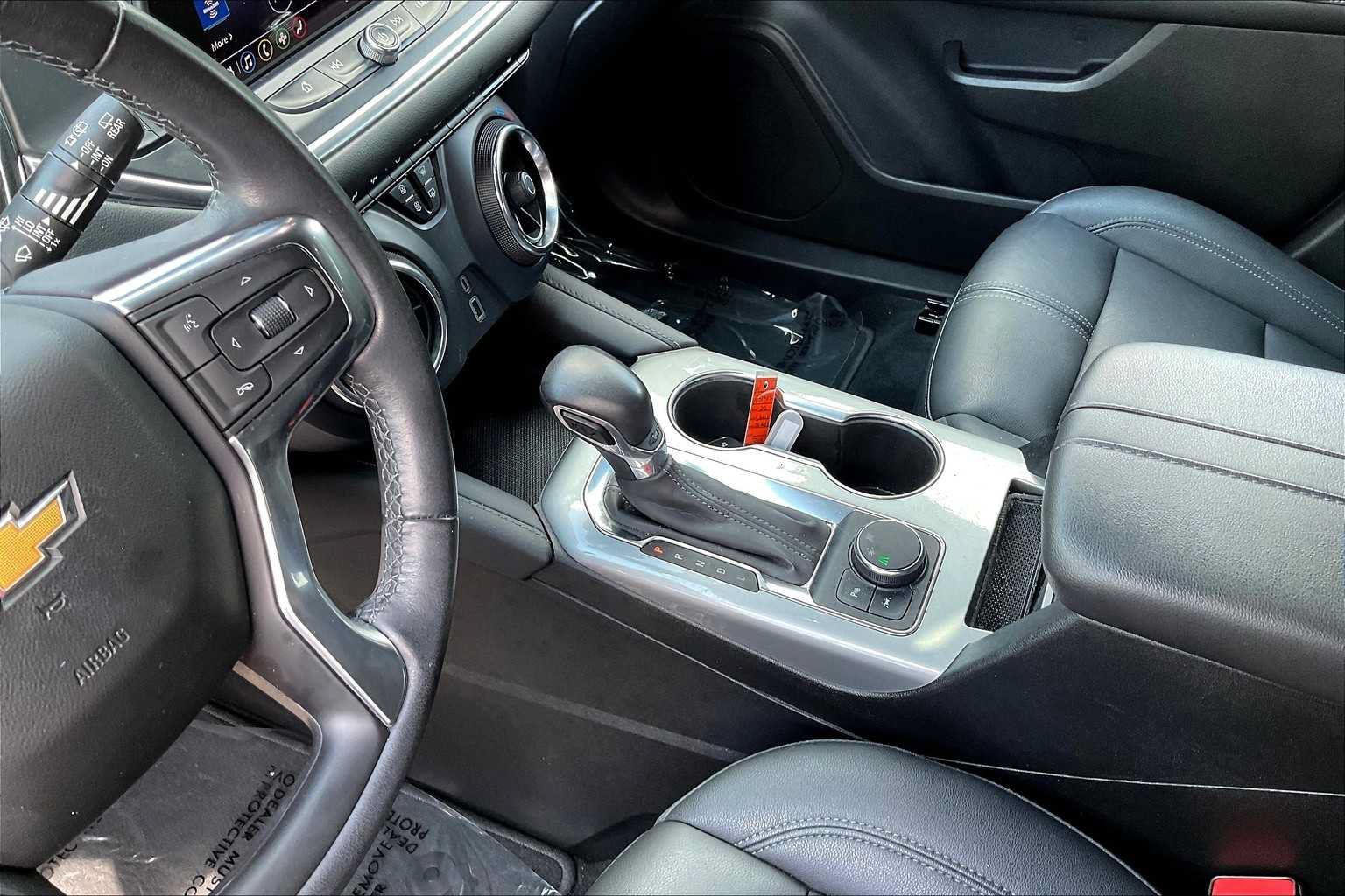 Used 2022 Chevrolet Blazer LT w/ Midnight/Sport Edition FWD image 17