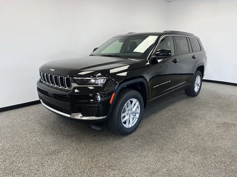 New 2025 Jeep Grand Cherokee L Laredo image 18