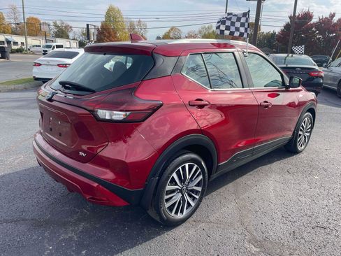 Used 2022 Nissan Kicks SV image 4