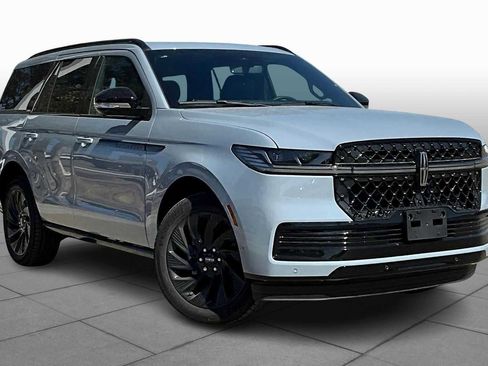 New 2025 Lincoln Navigator Reserve w/ Jet Appearance Package image 2