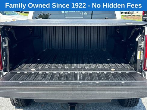 Used 2022 Toyota Tacoma SR5 w/ Technology Package RWD image 18