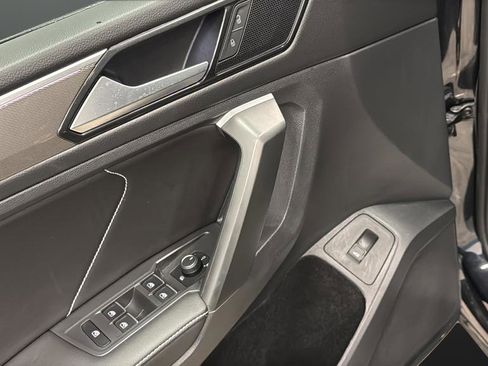 Used 2024 Volkswagen Tiguan SE R-Line image 22