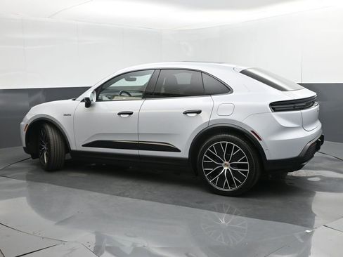 Used 2024 Porsche Macan 4 Electric w/ Premium Package image 3