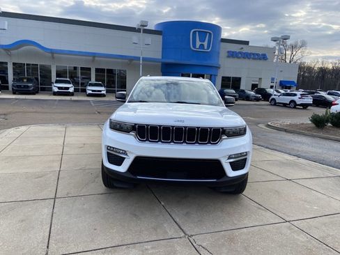 Used 2023 Jeep Grand Cherokee Limited image 3