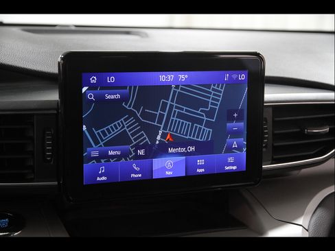 Used 2023 Ford Explorer XLT w/ Equipment Group 202A AWD/4WD image 13