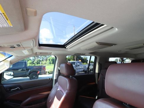 Used 2016 Chevrolet Suburban LTZ RWD image 4