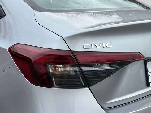 Used 2025 Honda Civic Sport image 11