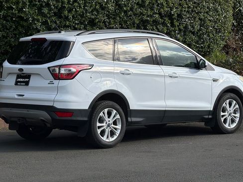 Used 2018 Ford Escape SE AWD/4WD image 4