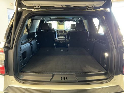 Used 2021 Ford Expedition Max Limited image 28