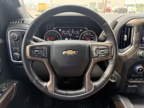 Used 2020 Chevrolet Silverado 1500 High Country w/ Technology Package image 16