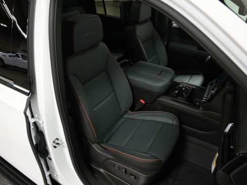 New 2026 GMC Yukon XL AT4 w/ AT4 Premium Plus Package AWD/4WD image 18