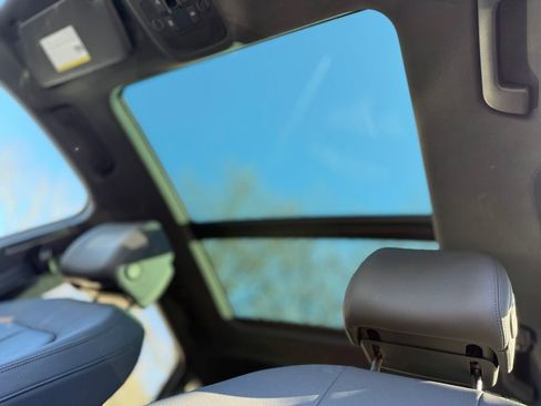 Used 2025 Audi Q3 2.0T Premium image 24