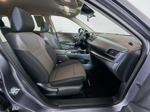 Used 2023 Nissan Rogue SV image 29