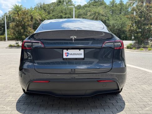 Used 2024 Tesla Model Y Long Range RWD image 12
