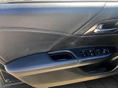 Used 2014 Honda Accord EX-L image 18