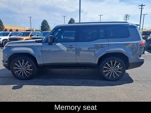 Used 2025 Lexus GX 550 w/ Accessory Package (2T) AWD/4WD image 6