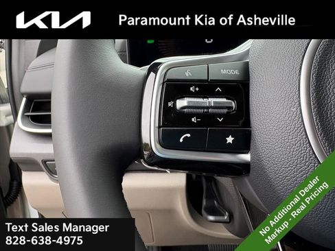 New 2026 Kia Carnival EX image 13