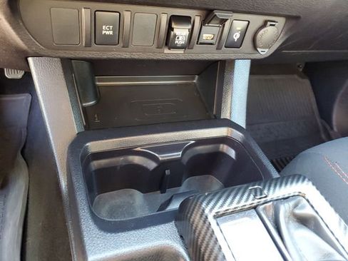 Used 2020 Toyota Tacoma TRD Sport AWD/4WD image 23