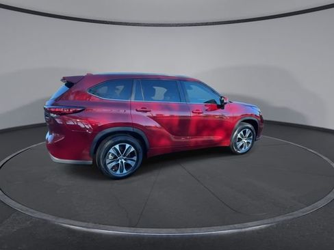 Used 2023 Toyota Highlander XLE image 15
