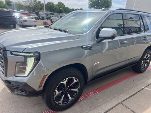 Used 2025 GMC Yukon AT4 w/ AT4 Premium Package image 9
