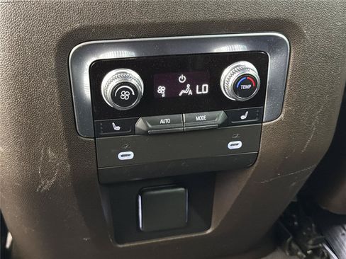 Certified 2021 GMC Yukon XL SLT w/ SLT Luxury Plus Package AWD/4WD image 23