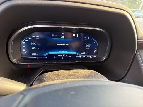 Used 2022 Chevrolet Tahoe Z71 w/ Luxury Package AWD/4WD image 2