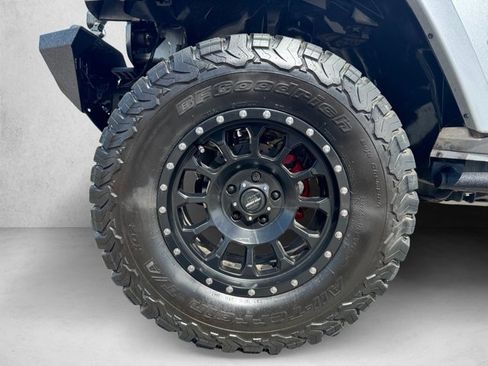 Used 2013 Jeep Wrangler Sport AWD/4WD image 21