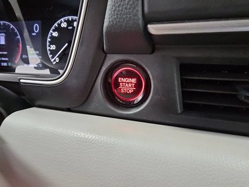 Used 2024 Honda Pilot Touring image 24