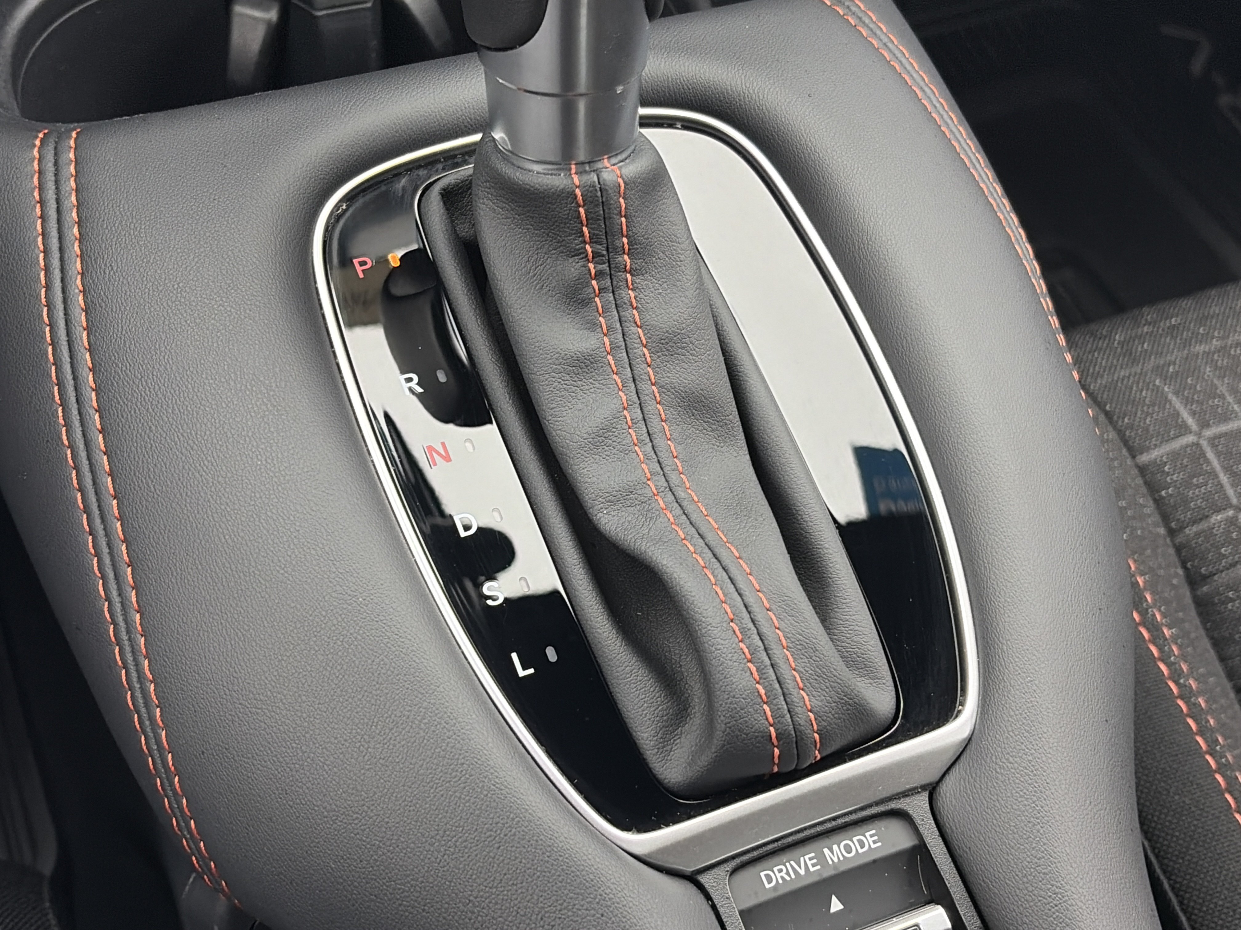 Certified 2025 Honda HR-V Sport image 32