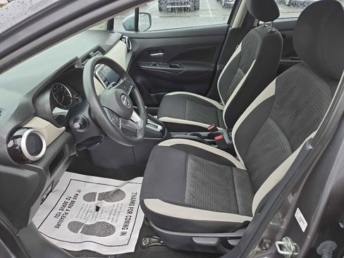 Used 2021 Nissan Versa SV image 7