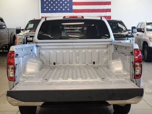 Used 2013 Nissan Frontier S w/ S Preferred Pkg RWD image 8