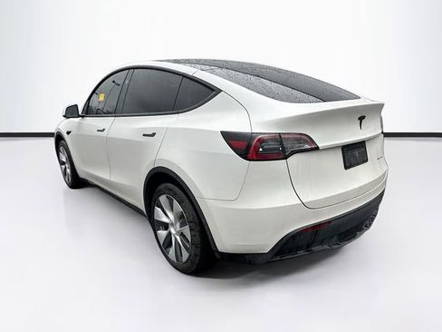Used 2024 Tesla Model Y Long Range image 5