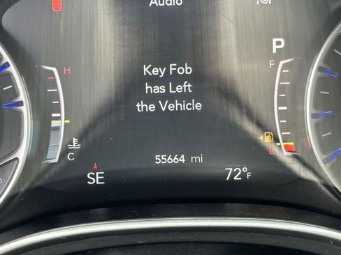 Used 2024 Chrysler Pacifica Touring-L FWD image 13
