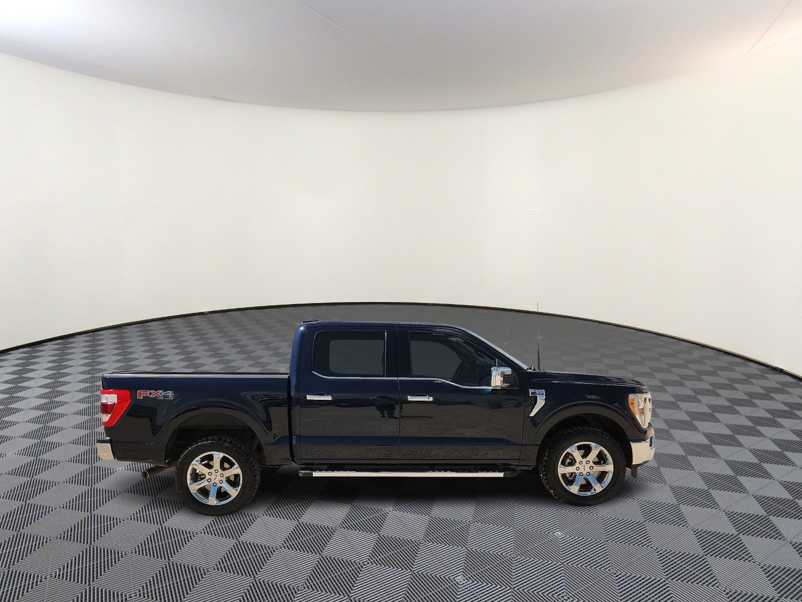 Used 2023 Ford F150 Lariat w/ Trailer Tow Package AWD/4WD image 4