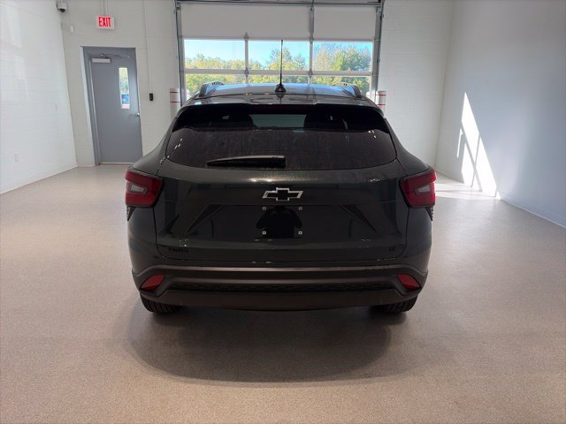 New 2026 Chevrolet Trax LT w/ Driver Confidence Package FWD image 5