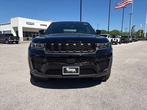 New 2026 Jeep Grand Cherokee Altitude RWD image 9