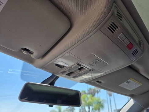 Used 2020 Volkswagen Tiguan SE w/ Panoramic Sunroof Package FWD image 37